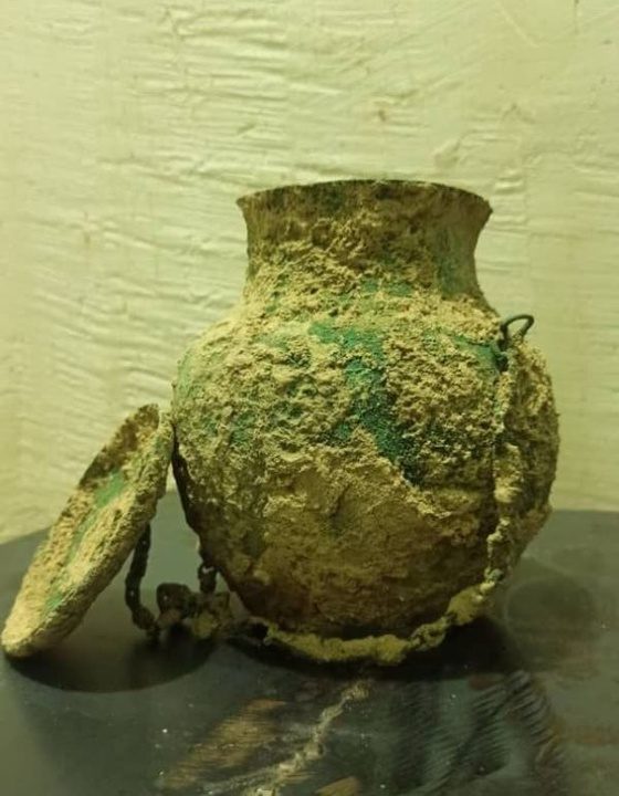 کشف یک قطعه شئ تاریخی در دره‌شهر
