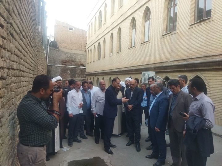 نشست فاضلاب بافت تاریخی ارومیه به حوزه علمیه امام خمینی(ره)