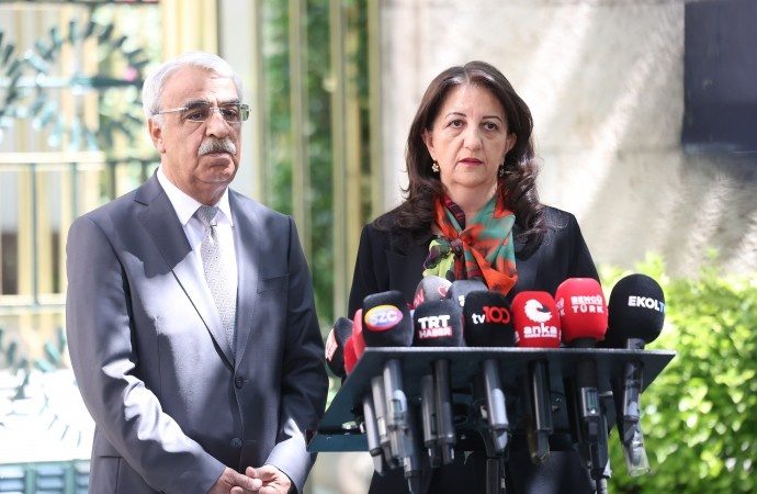 شاندی ئیمرالی لەگەڵ سەرۆکی پەڕلەمانی تورکیا کۆ بوونەوە