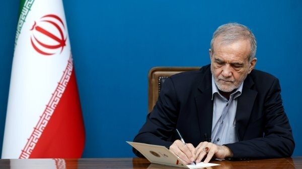 پزیشکیان بڕیاری کردنەوەی ئینته‌رنێتی‌ ده‌رکرد